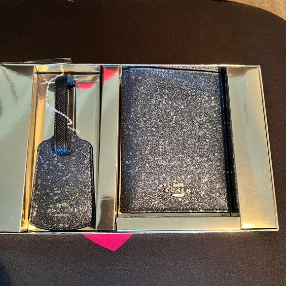 New Authentic Coach Passport Travel Set - Picture 4 of 4